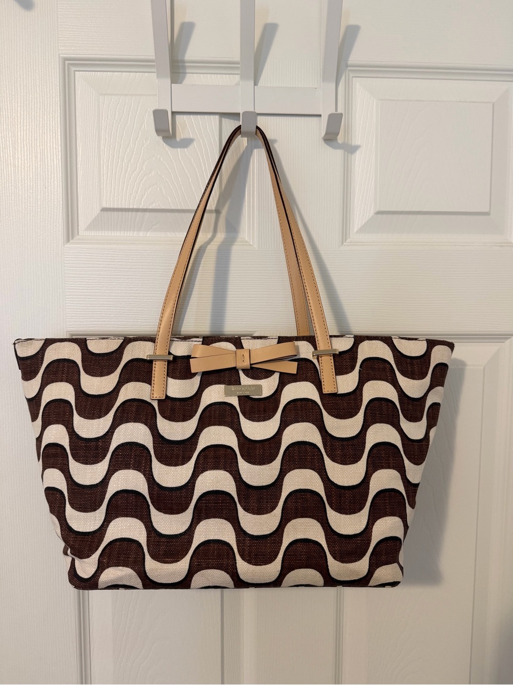 Kate Spade Brown and Cream Wave-Pattern Tote with Bow Trim